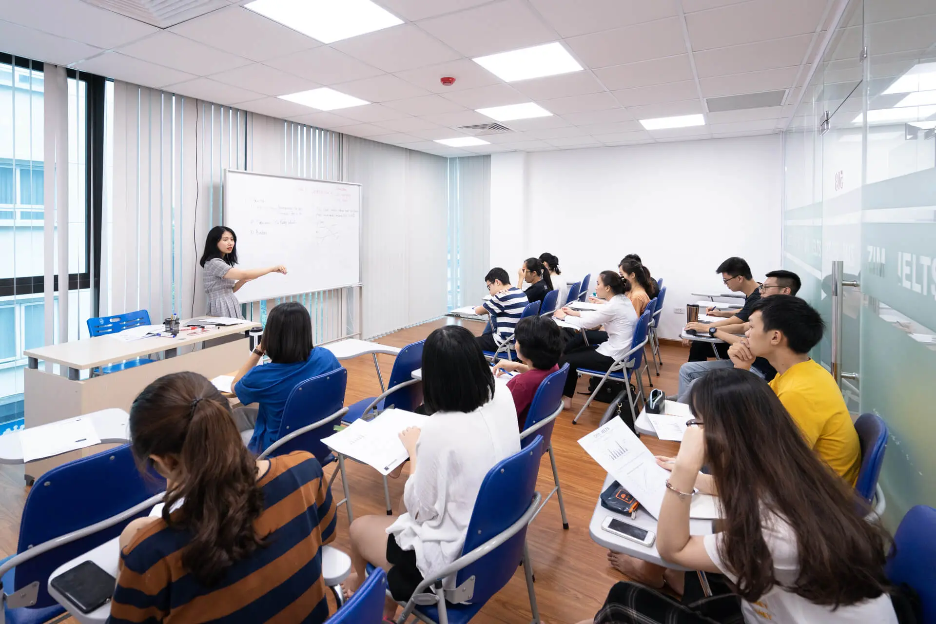 classroom-intermediate-ielts-zim-ha-dong-1-2136